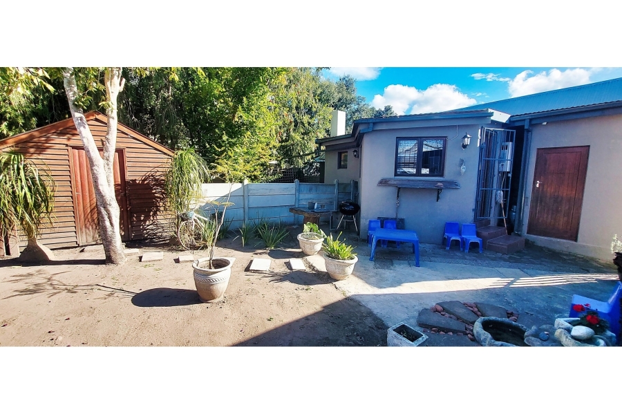4 Bedroom Property for Sale in Bodorp Western Cape